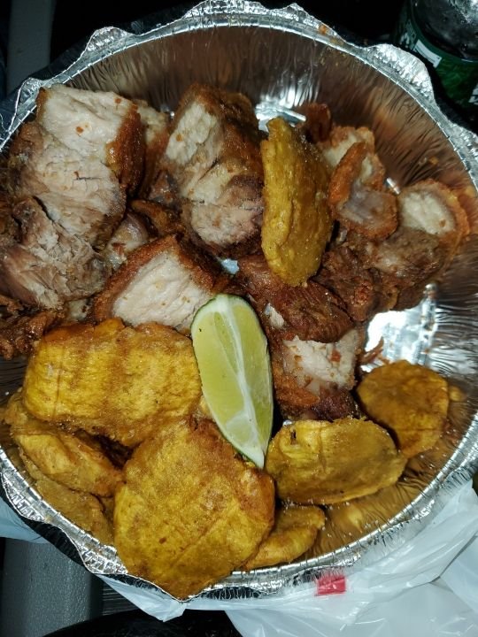 Tostones Y Chicharrón