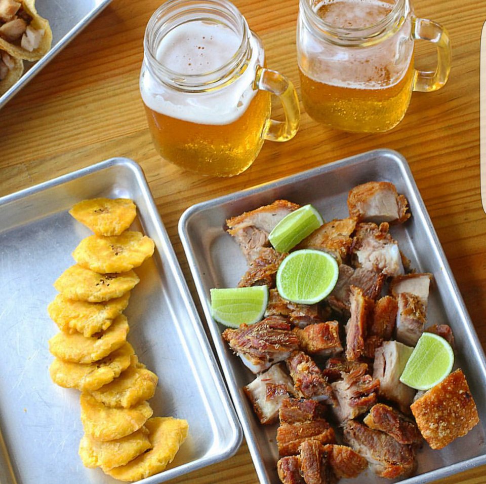 Chicharron De Cerdo Y Tostones
